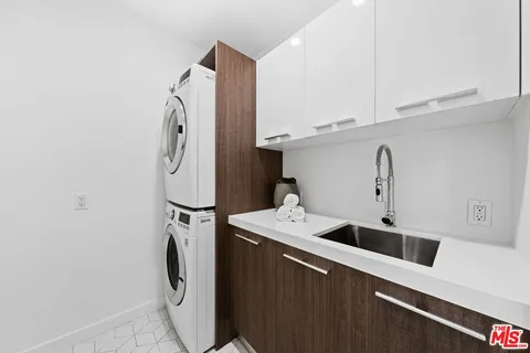 $3,995,000 | 1609 North Stanley Avenue, Los Angeles, CA 90046