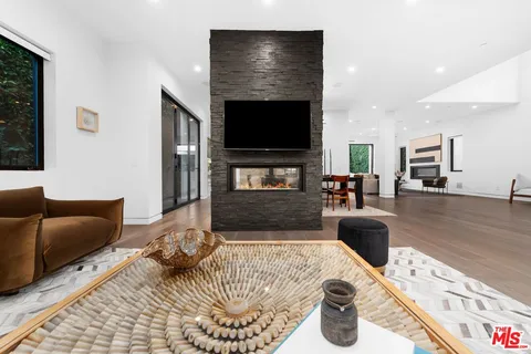 $3,995,000 | 1609 North Stanley Avenue, Los Angeles, CA 90046