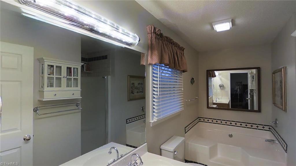 5544 Folkstone Road Pfafftown, NC 27040 - Photo 21 of 29 Gallery Image 21