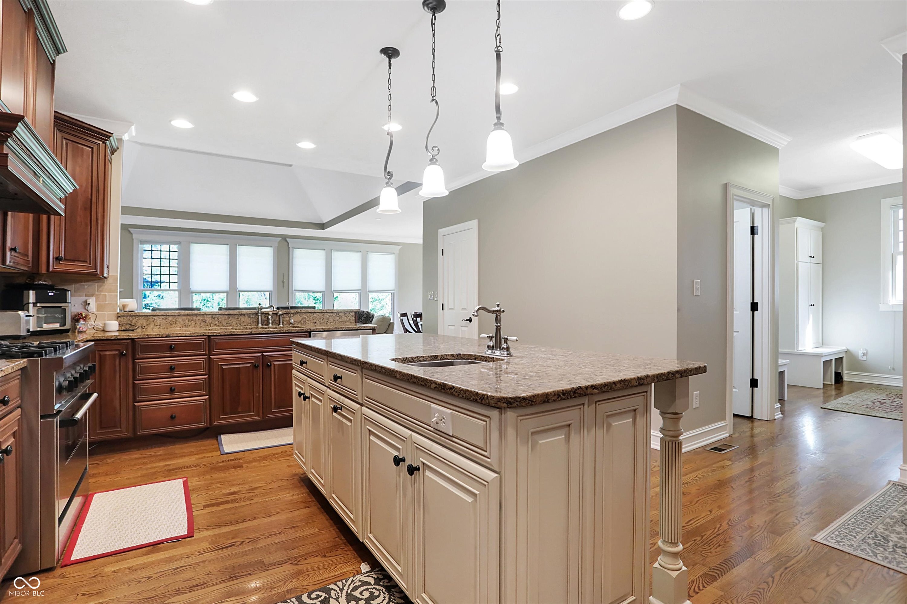 2022 Finchley Road Carmel, IN 46032 - Photo 16 of 68 Gallery Image 16