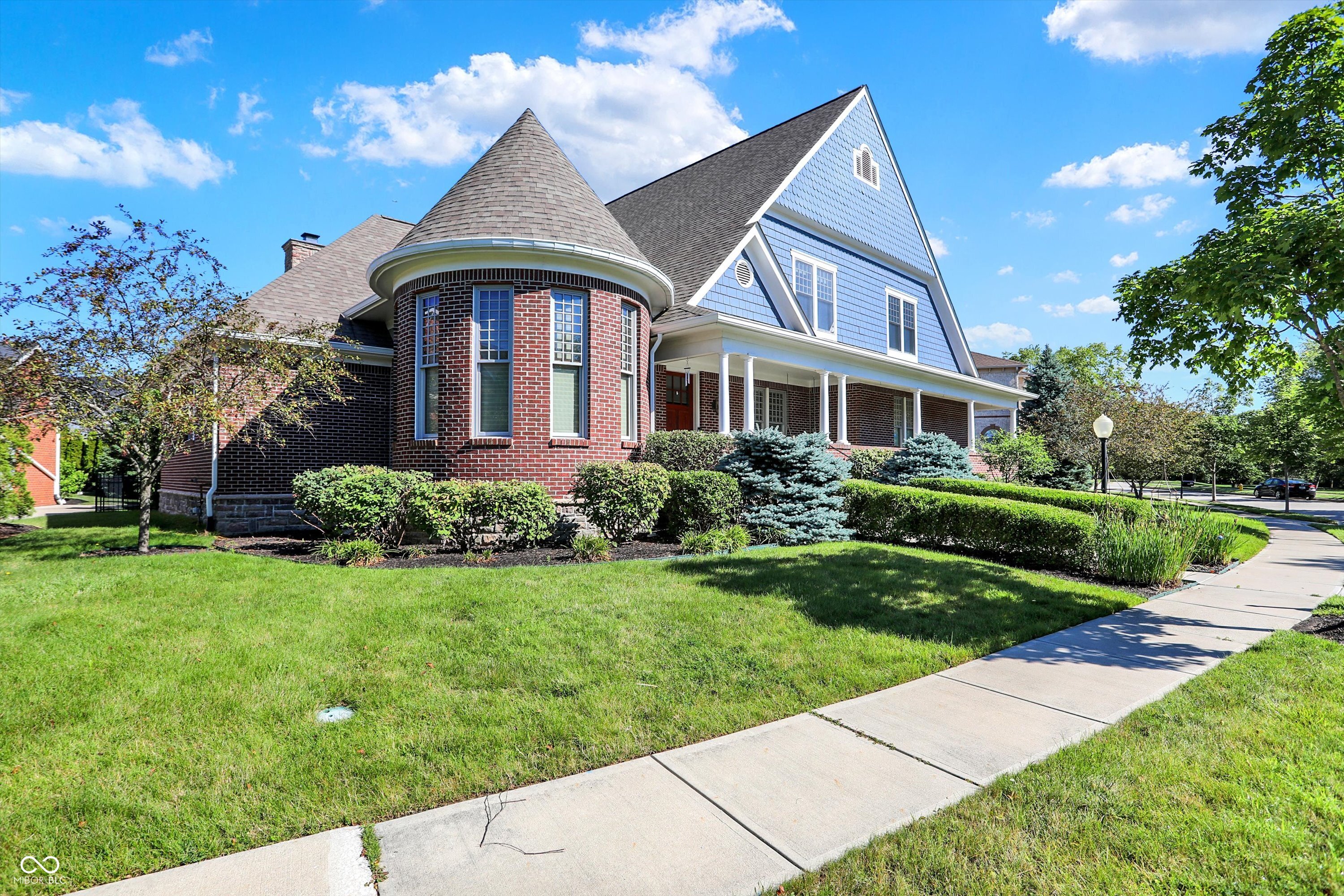 2022 Finchley Road Carmel, IN 46032 - Photo 2 of 68 Gallery Image 2