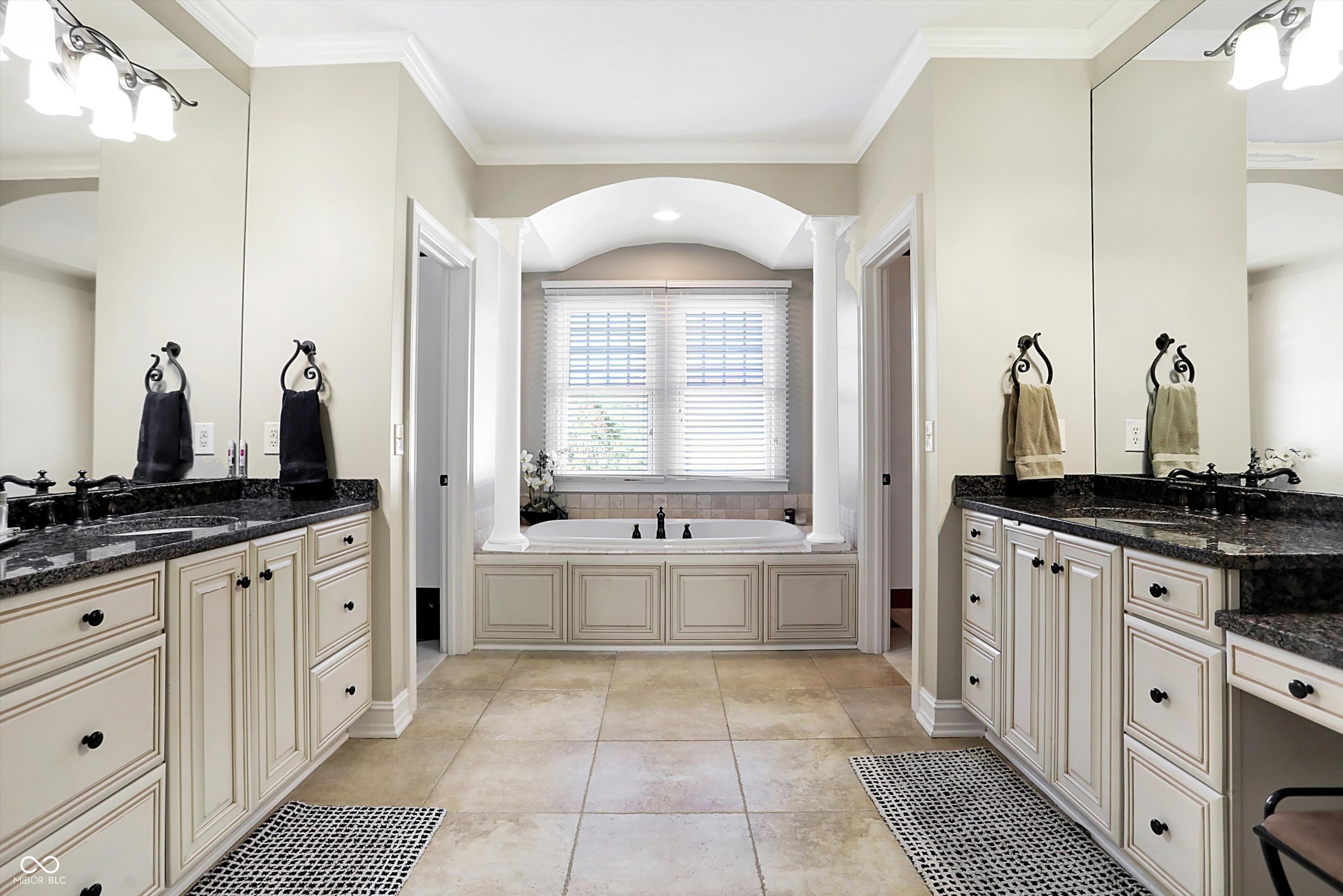 2022 Finchley Road Carmel, IN 46032 - Photo 26 of 68 Gallery Image 26