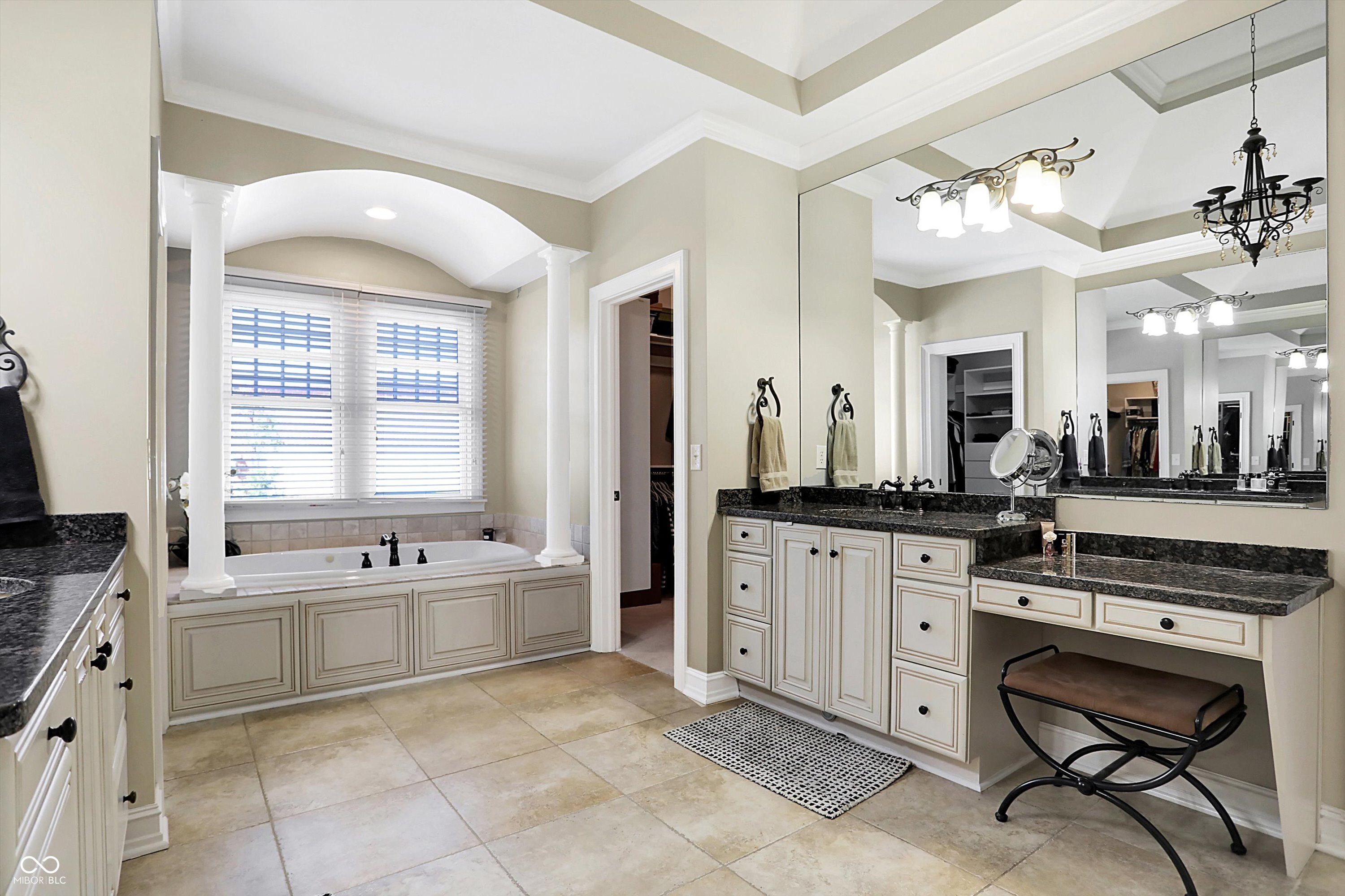 2022 Finchley Road Carmel, IN 46032 - Photo 27 of 68 Gallery Image 27