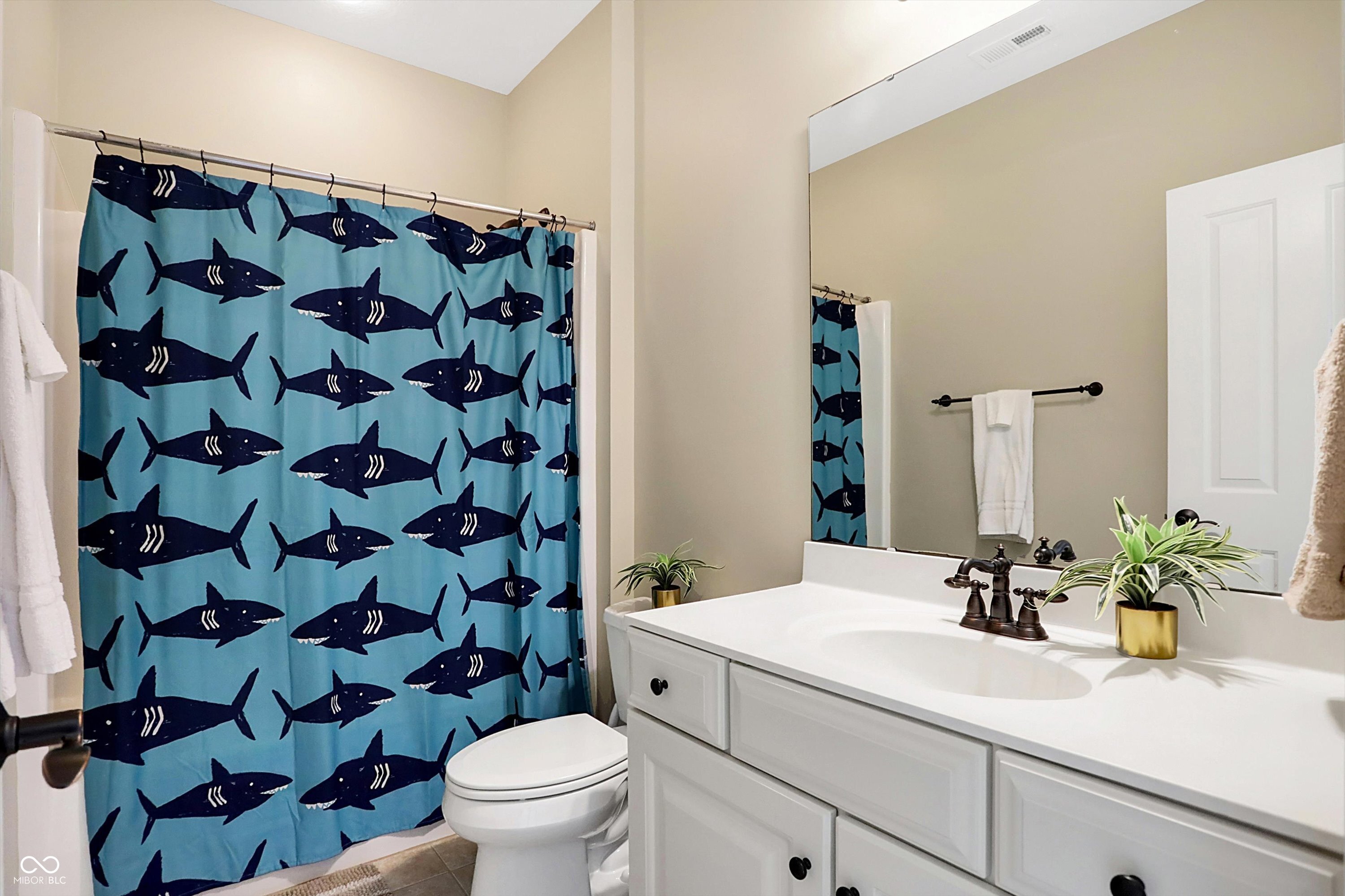 2022 Finchley Road Carmel, IN 46032 - Photo 32 of 68 Gallery Image 32
