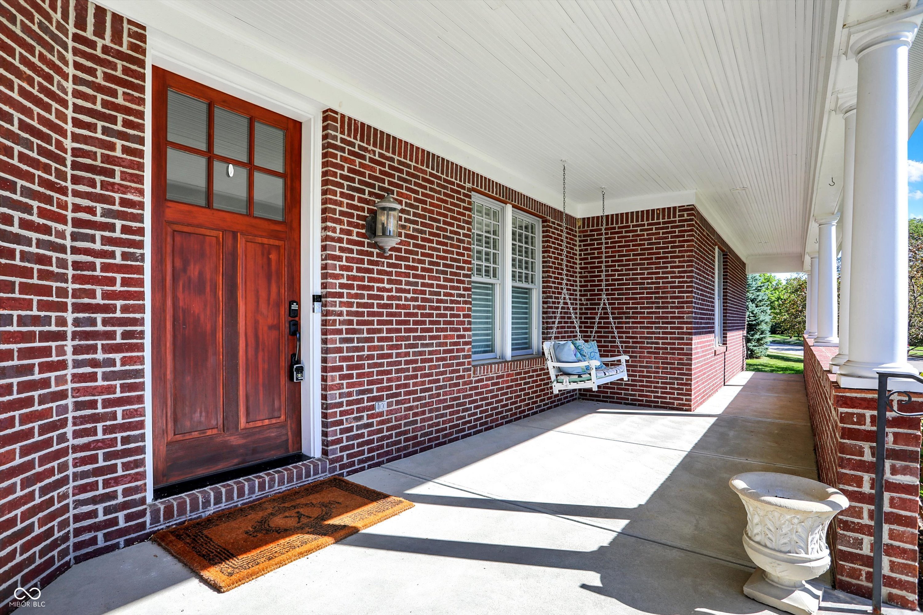 2022 Finchley Road Carmel, IN 46032 - Photo 4 of 68 Gallery Image 4