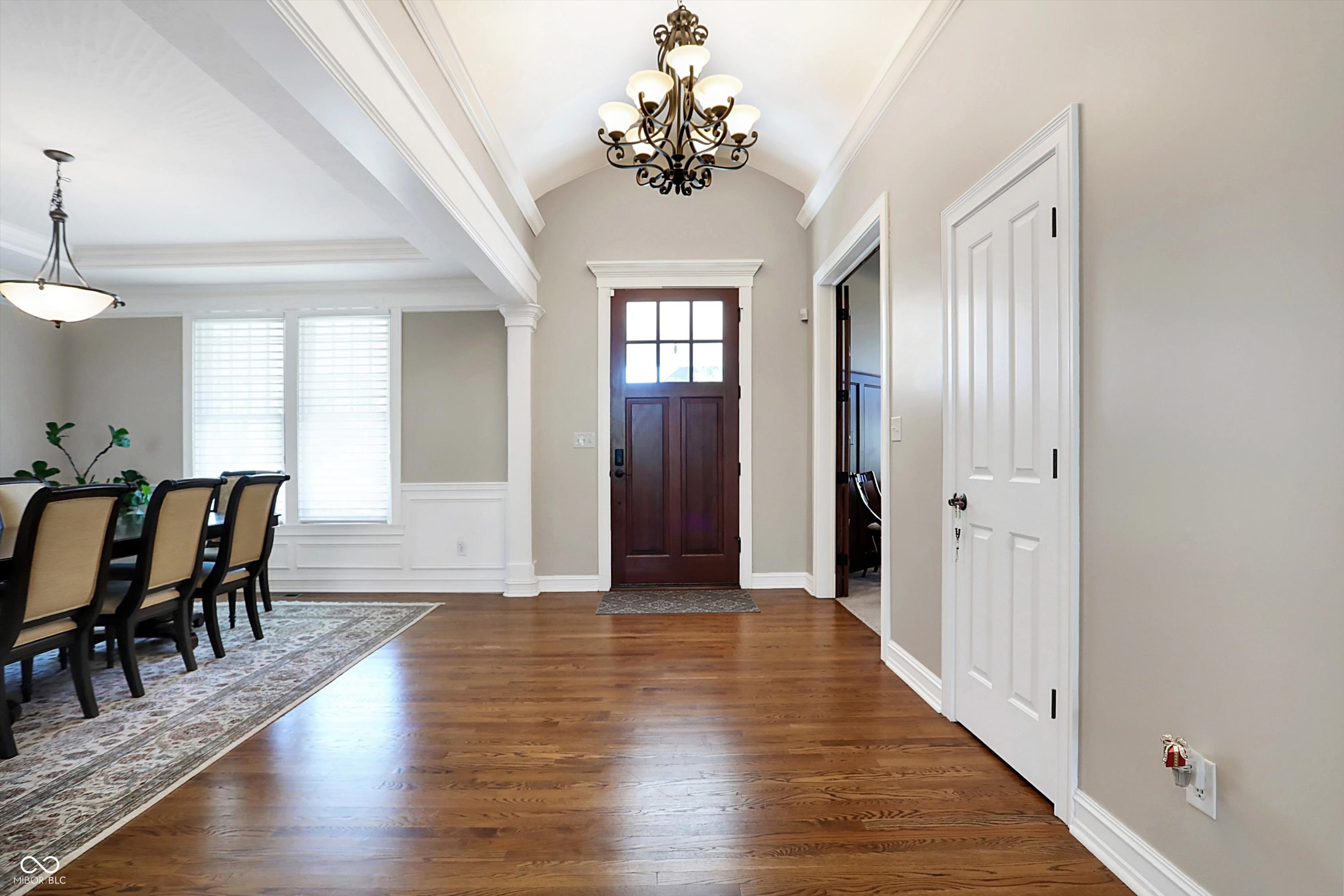 2022 Finchley Road Carmel, IN 46032 - Photo 5 of 68 Gallery Image 5