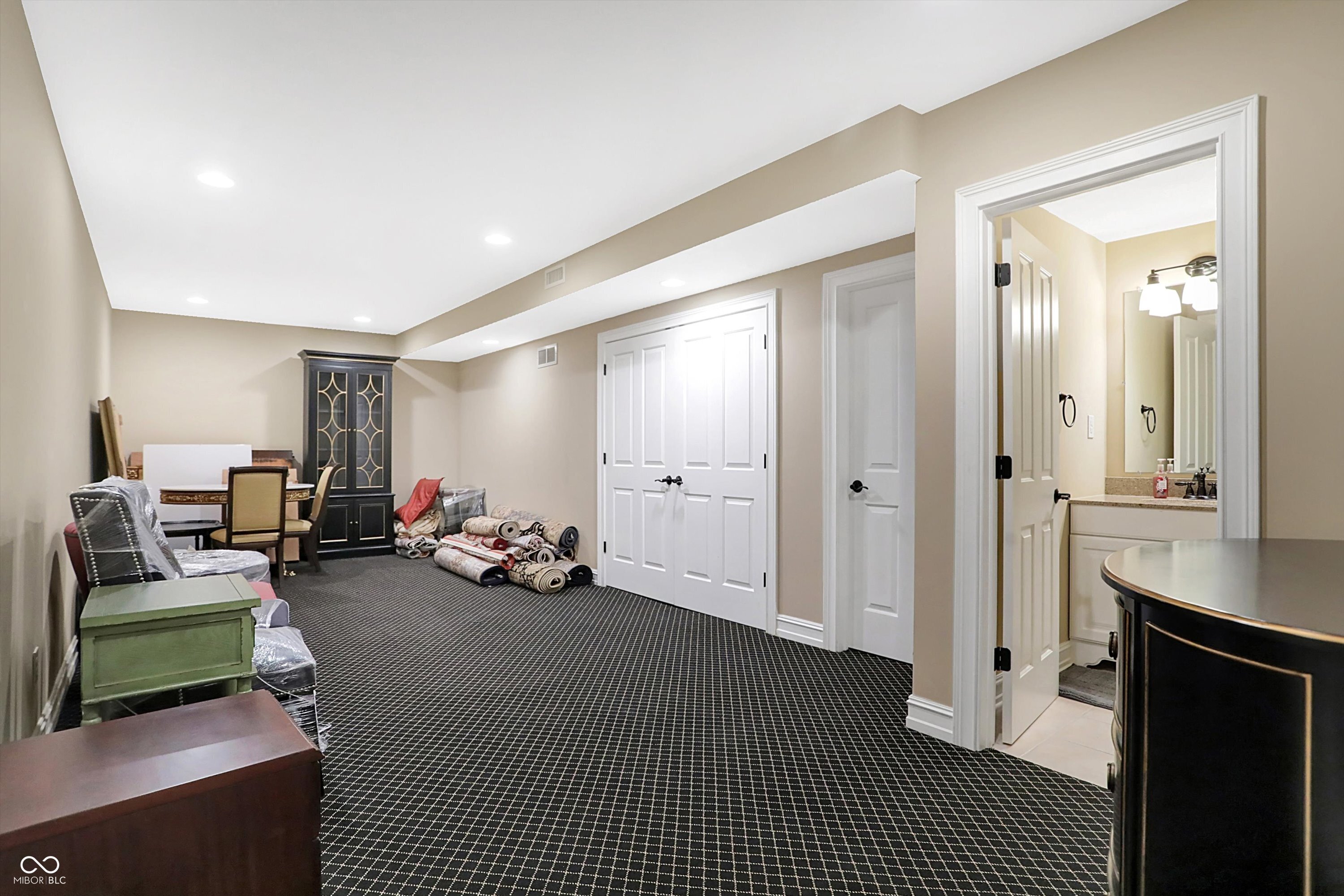2022 Finchley Road Carmel, IN 46032 - Photo 54 of 68 Gallery Image 54