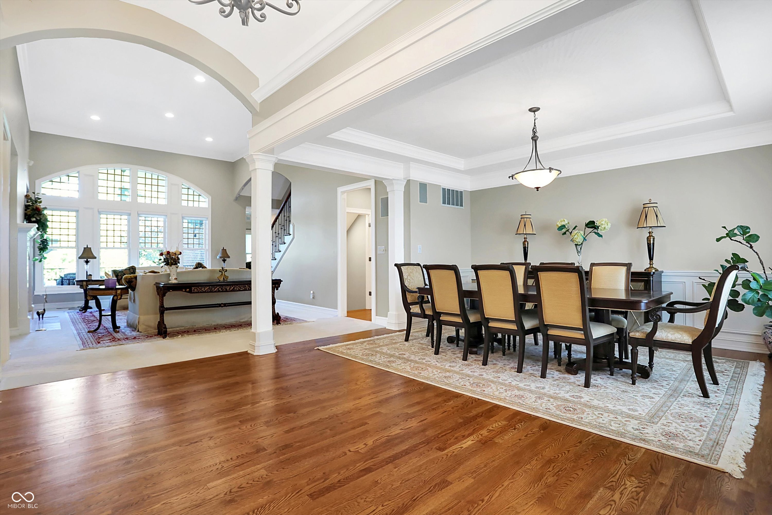 2022 Finchley Road Carmel, IN 46032 - Photo 7 of 68 Gallery Image 7
