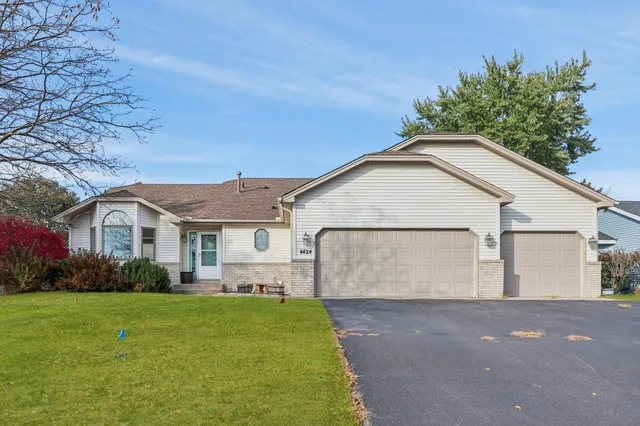 $405,000 | 4824 89th Crescent North, Brooklyn Park, MN 55443