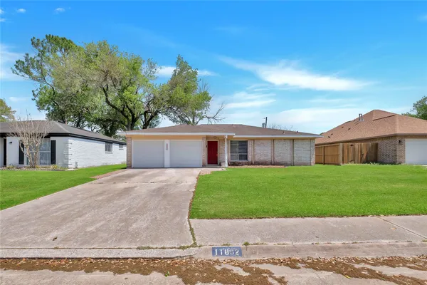 $1,795 | 11862 South Evelyn Circle, Houston, TX 77071