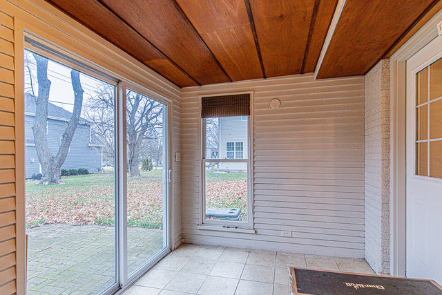 146 South Quentin Road Palatine, IL 60067 - Photo 8 of 15