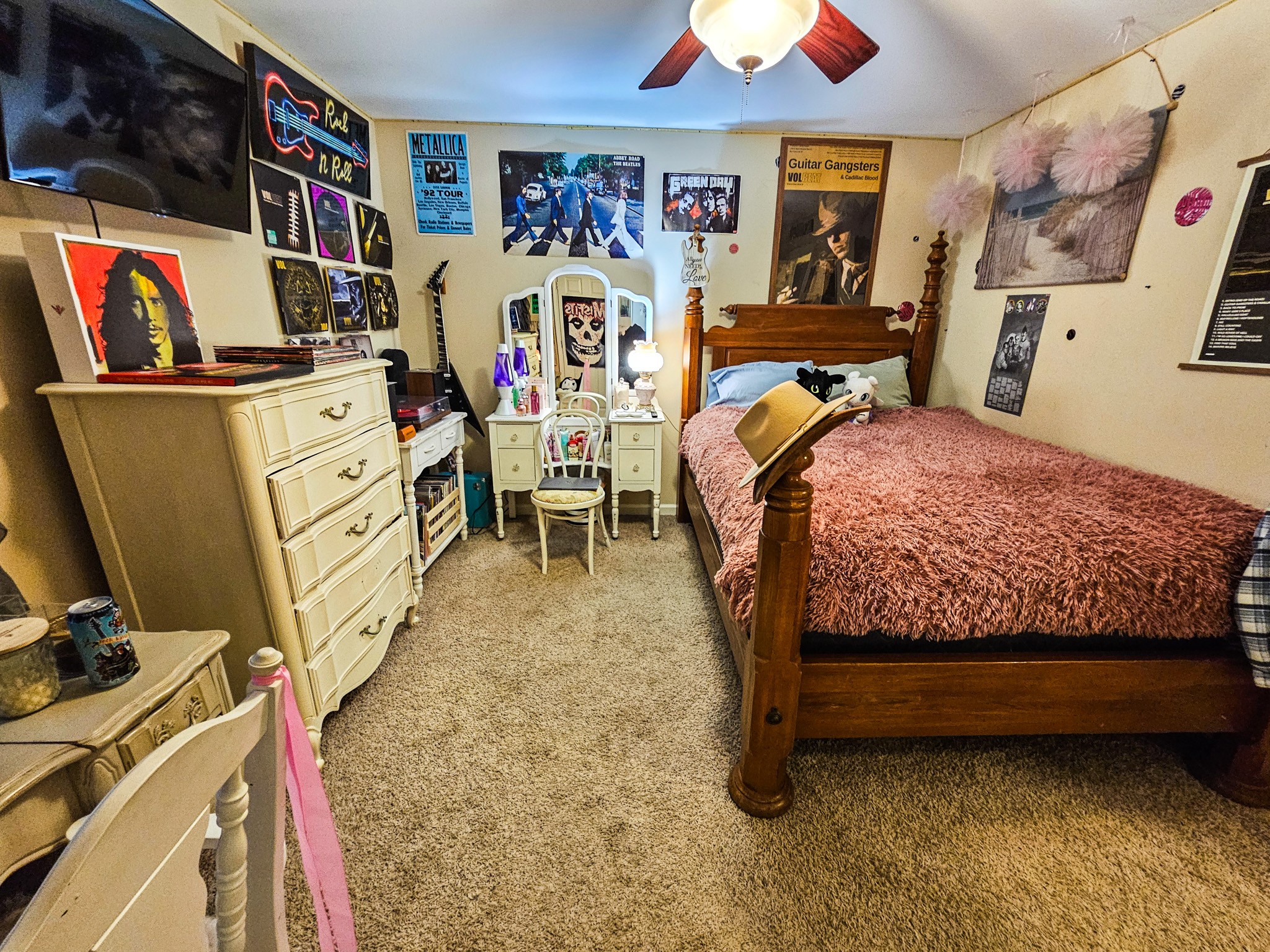 223 Rich Road Unionville, TN 37180 - Photo 22 of 31 a bedroom with furniture and a bed