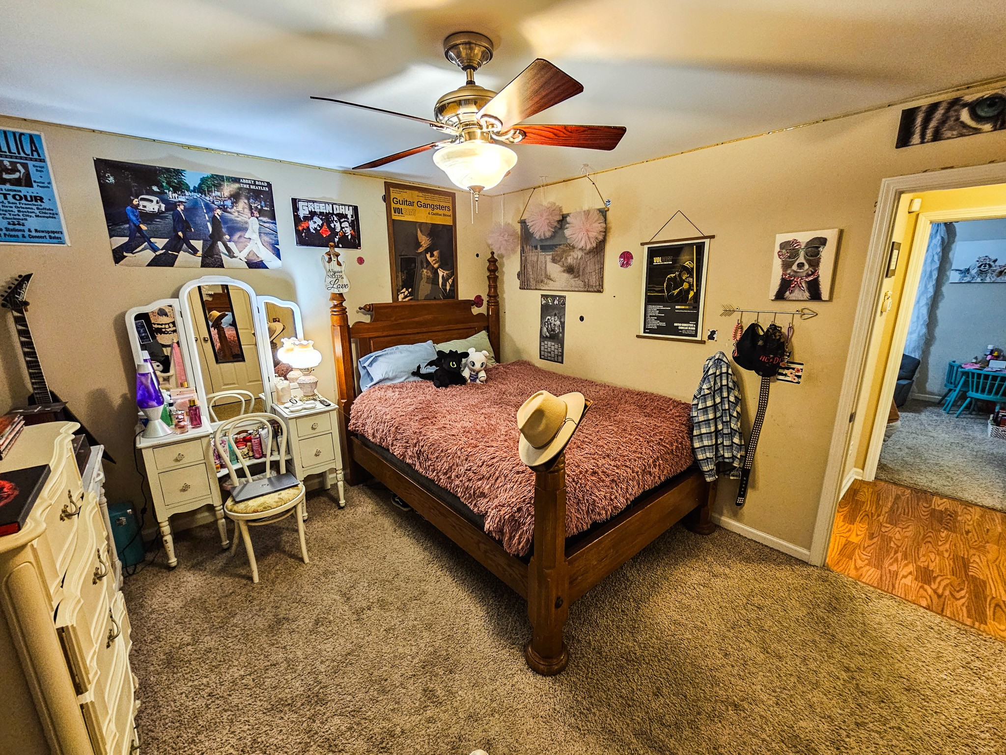 223 Rich Road Unionville, TN 37180 - Photo 23 of 31 a bedroom with a bed and a table