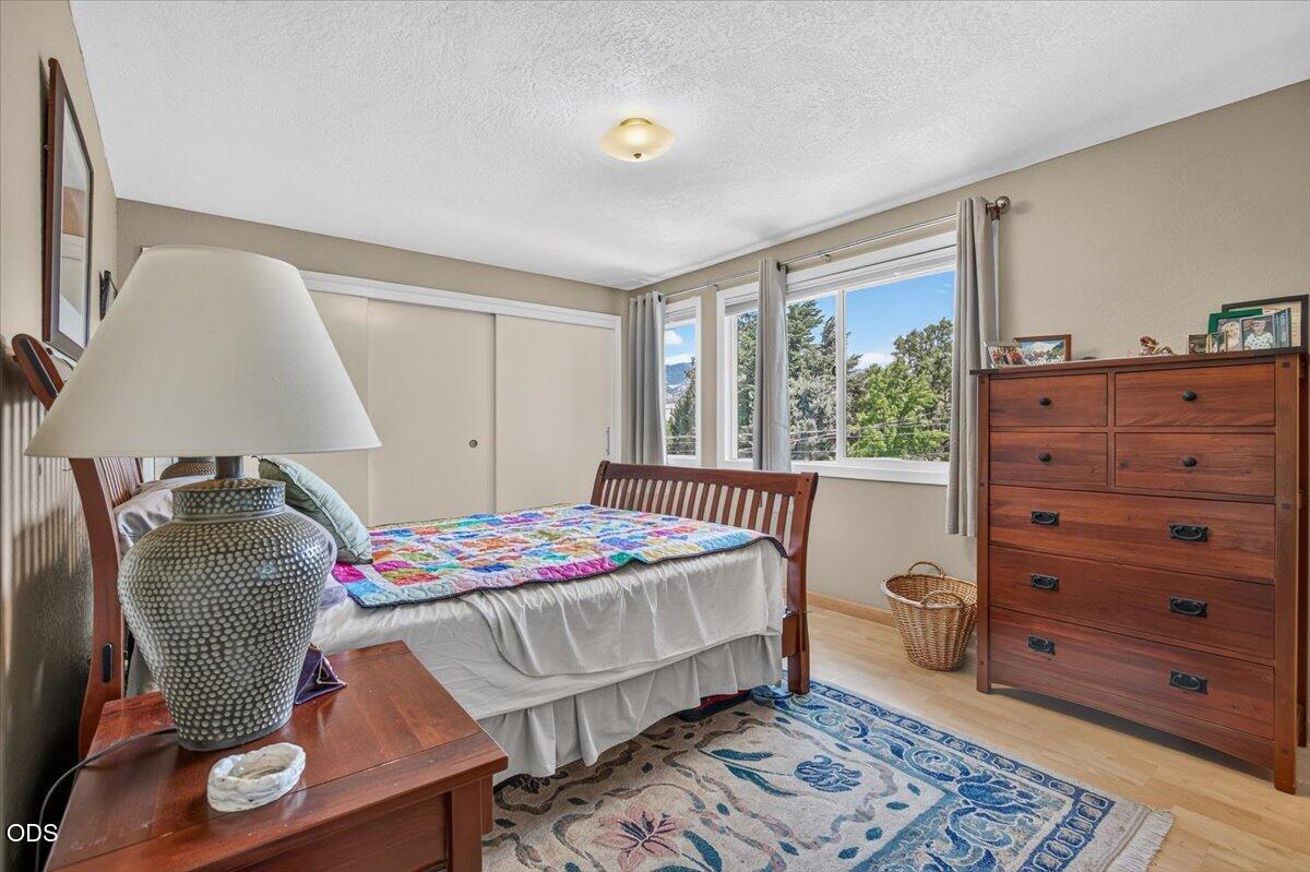 635 Chestnut Street Ashland, OR 97520 - Photo 5 of 29