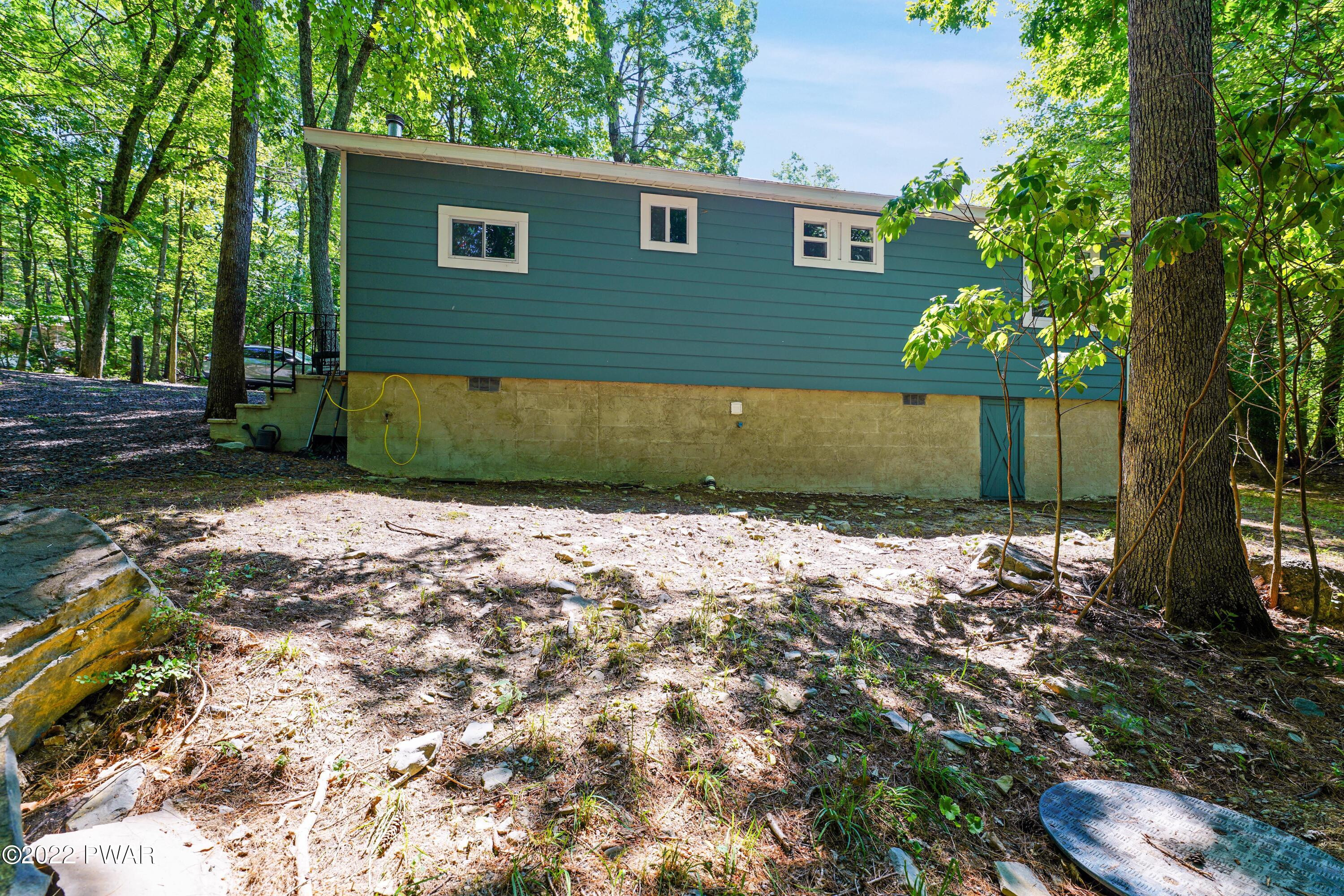 129 Chestnut Street Dingmans Ferry, PA 18328 - Photo 6 of 27