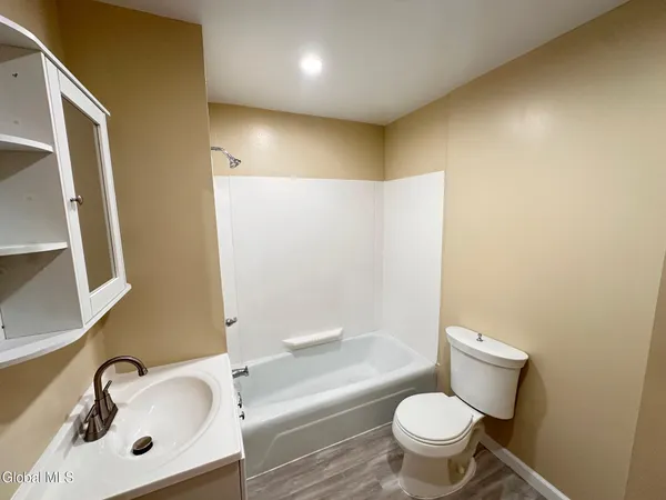 $1,825 | 33 Morris Street, Unit 1, Albany, NY 12208