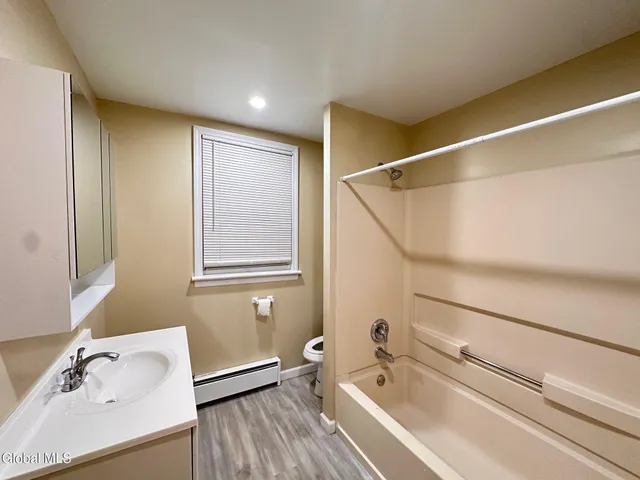 $1,850 | 33 Morris Street, Unit 1, Albany, NY 12208