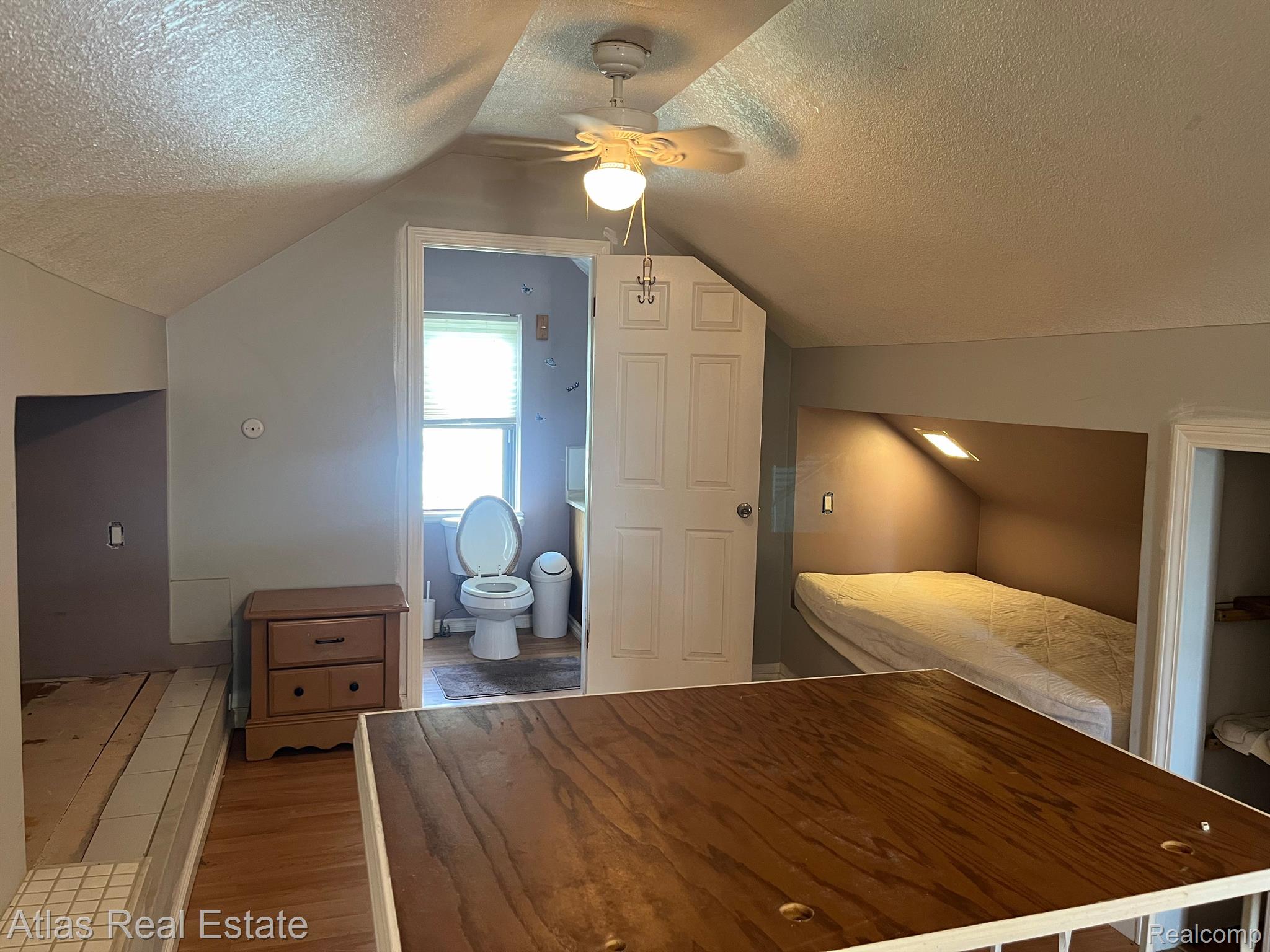 2058 Howe Road Burton, MI 48519 - Photo 27 of 35 Gallery Image 27