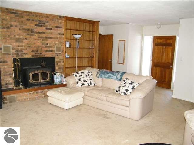140 South Intermediate Lake Road Central Lake, MI 49622 - Photo 9 of 18 1725885-8.JPG