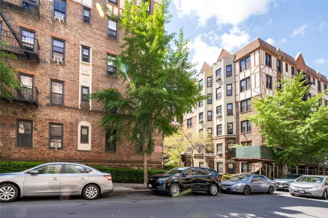 a car parked in front of a building