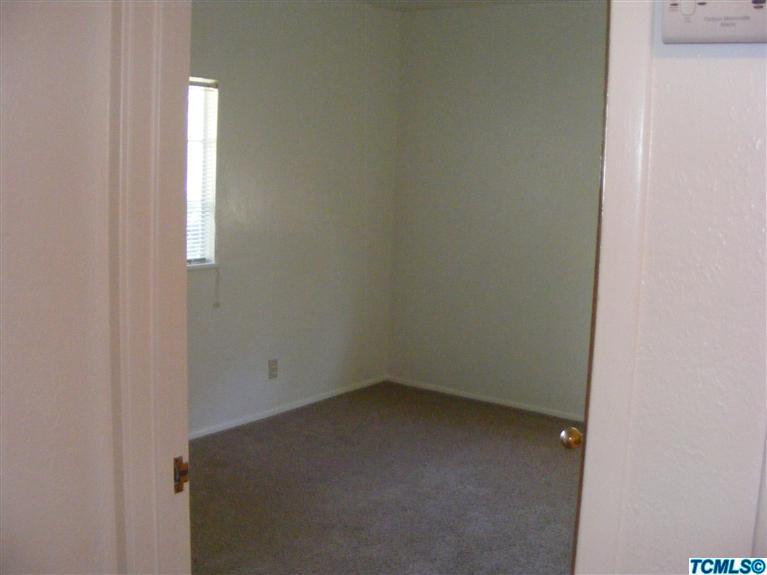 318 Channing Way Exeter, CA 93221 - Photo 9 of 17 Additional Photo