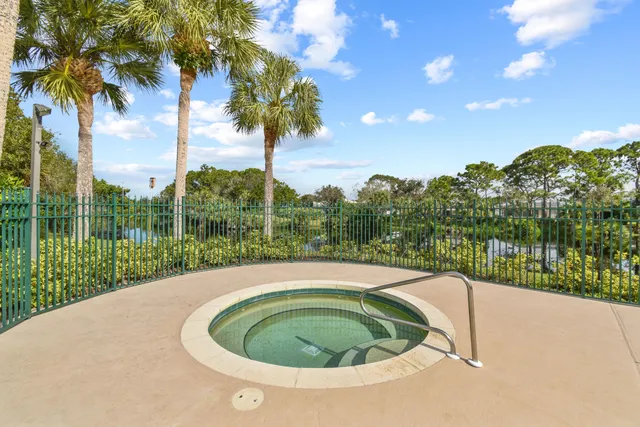 $455,900 | 8252 Southeast Double Tree Drive, Hobe Sound, FL 33455