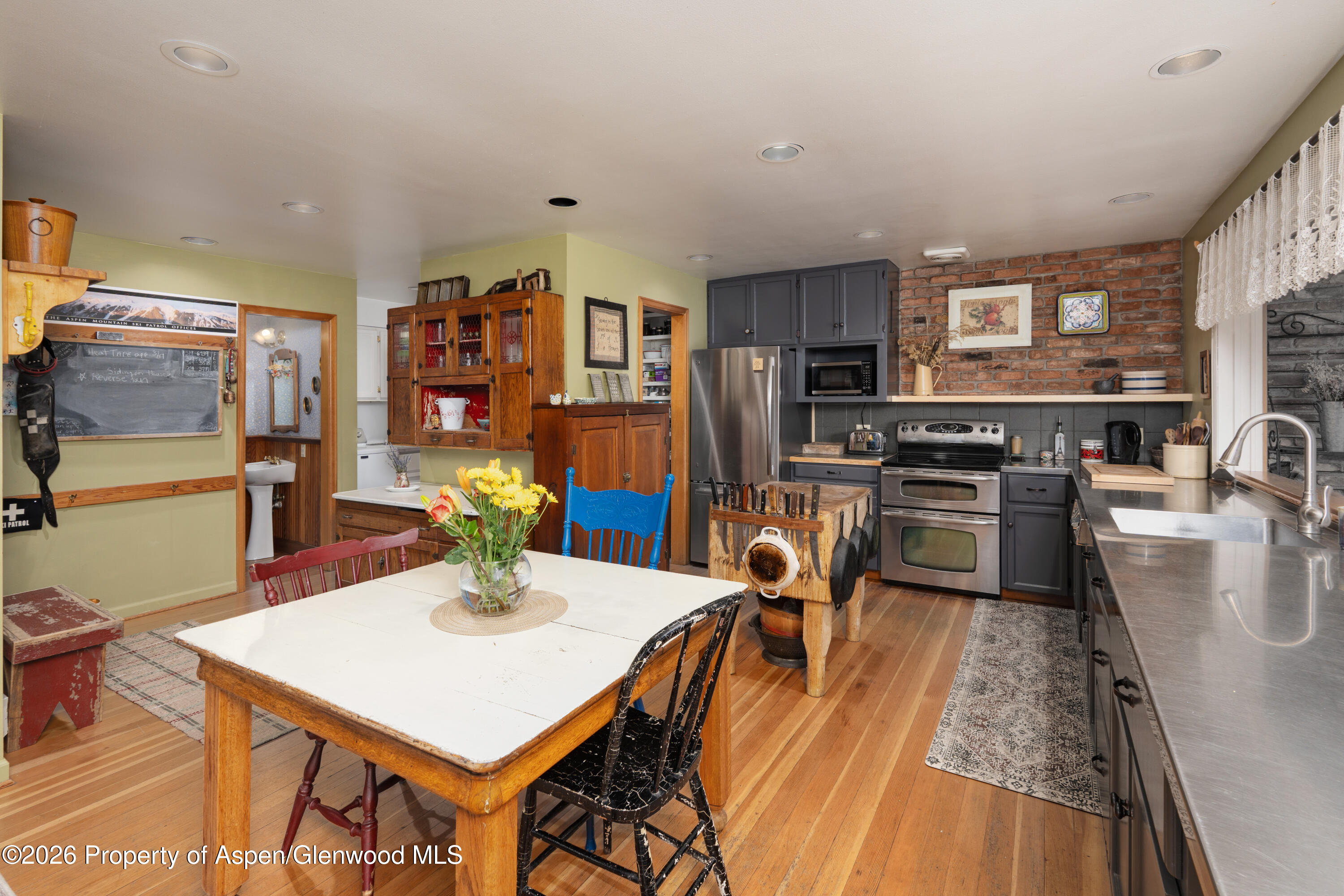 422 Sopris Creek Road Basalt, CO 81621 - Photo 11 of 50 Eat-in Kitchen