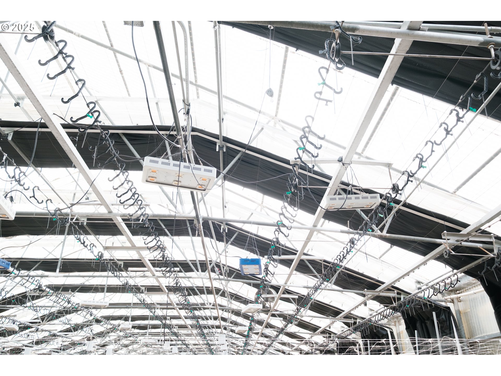 55 Q Street Cottage Grove, OR 97424 - Photo 25 of 36 a view of a ocean with a white wooden fence