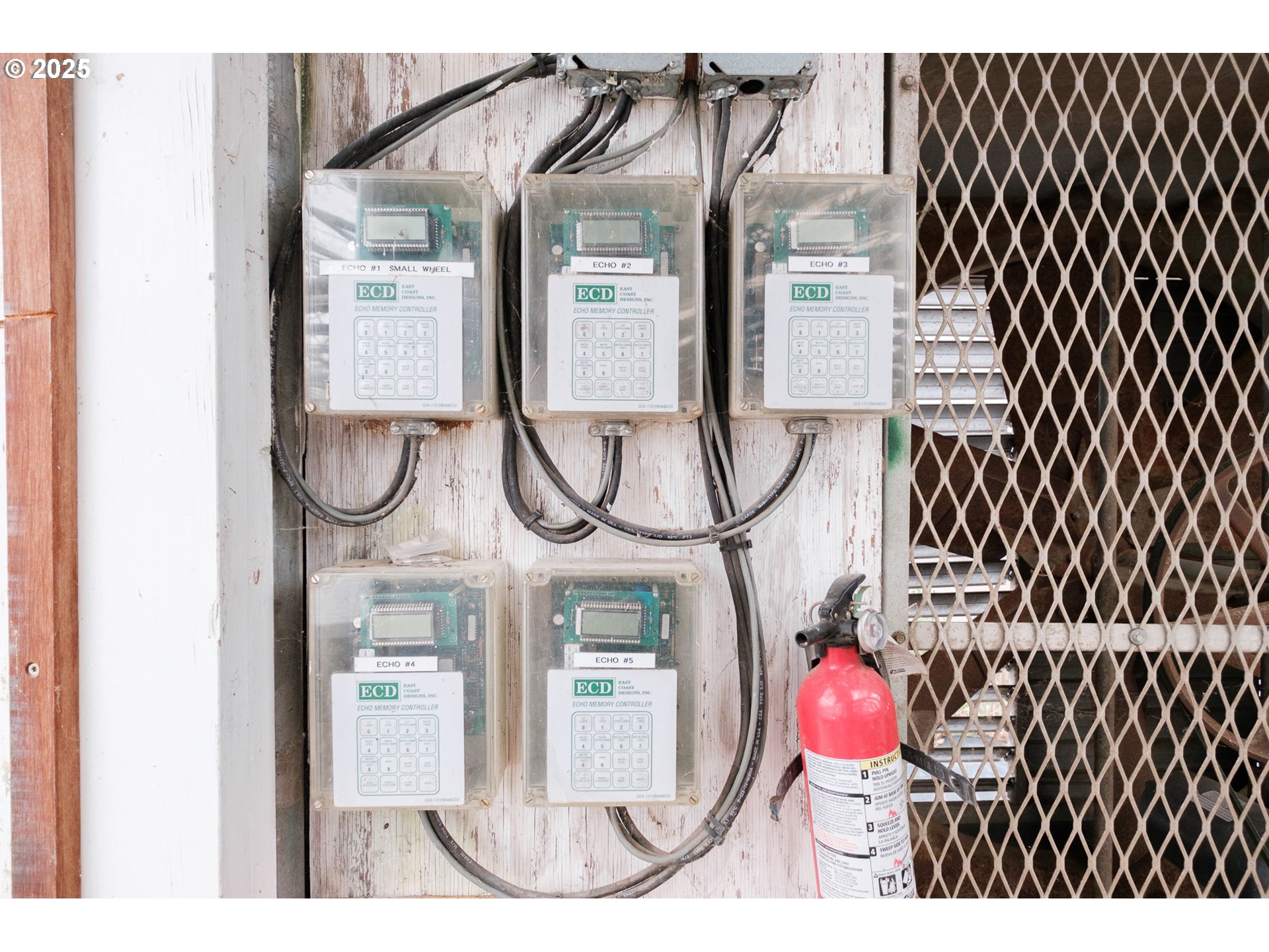 55 Q Street Cottage Grove, OR 97424 - Photo 27 of 36 a view of a porch