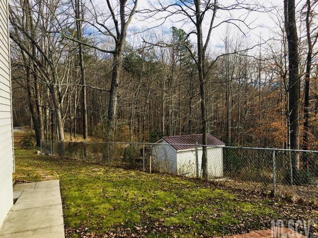 274 Smith Hill Road Marion, NC 28752 - Photo 6 of 14 Gallery Image 6