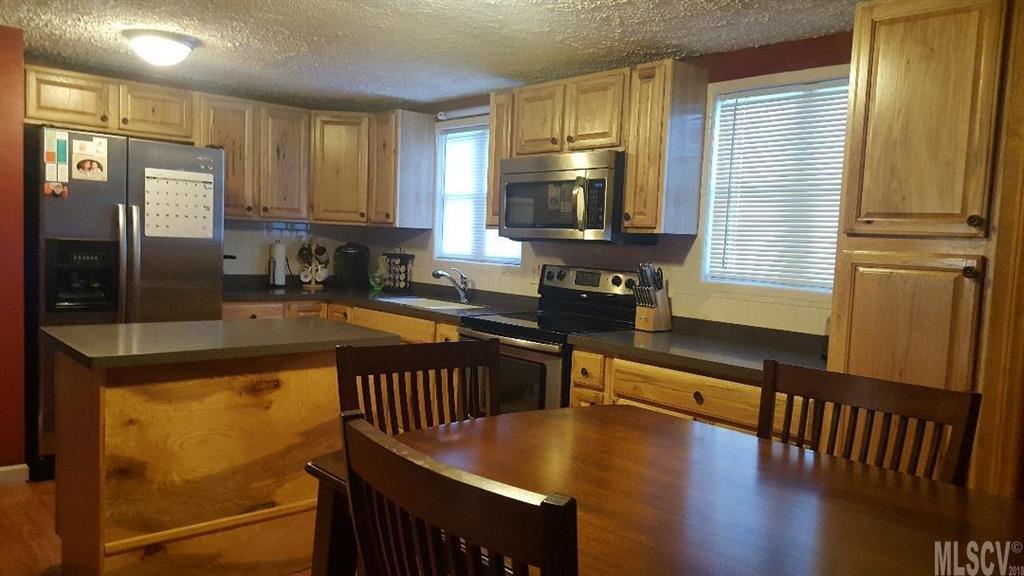 274 Smith Hill Road Marion, NC 28752 - Photo 9 of 14 Gallery Image 9