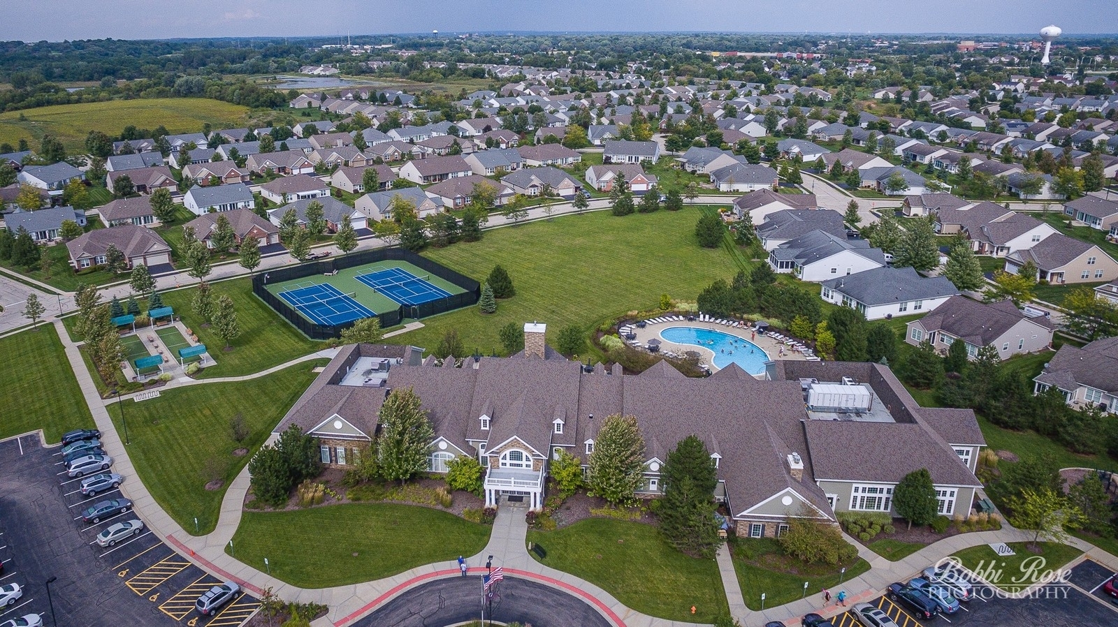 2832 Cascade Falls Circle Elgin, IL 60124 - Photo 25 of 37 an aerial view of a houses with a outdoor space