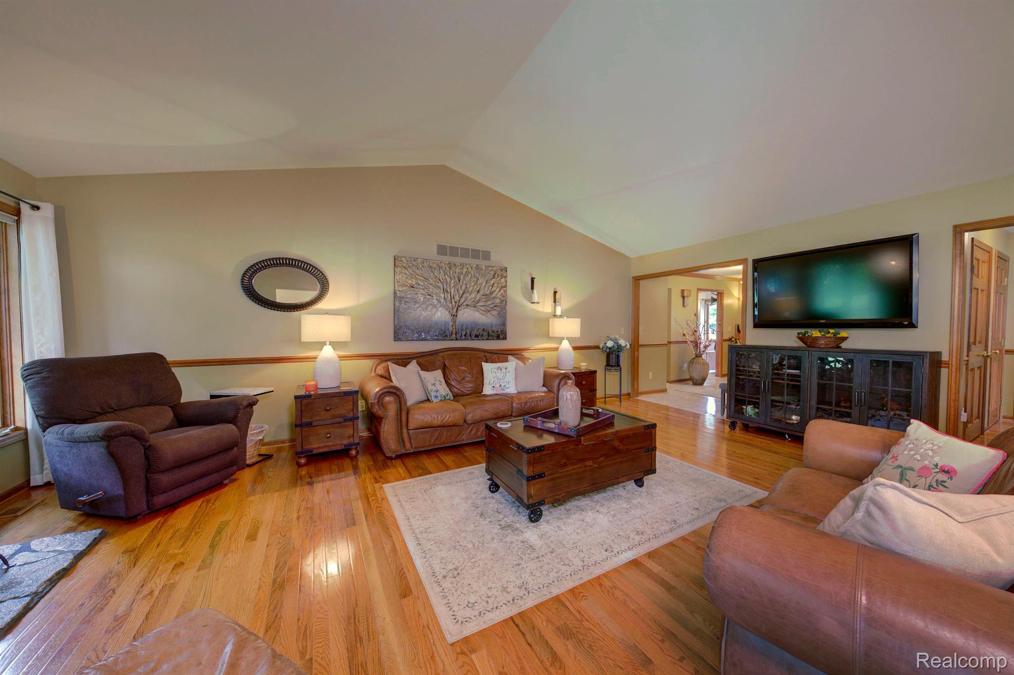 21093 Gill Road Farmington, MI 48335 - Photo 11 of 43 Gallery Image 11