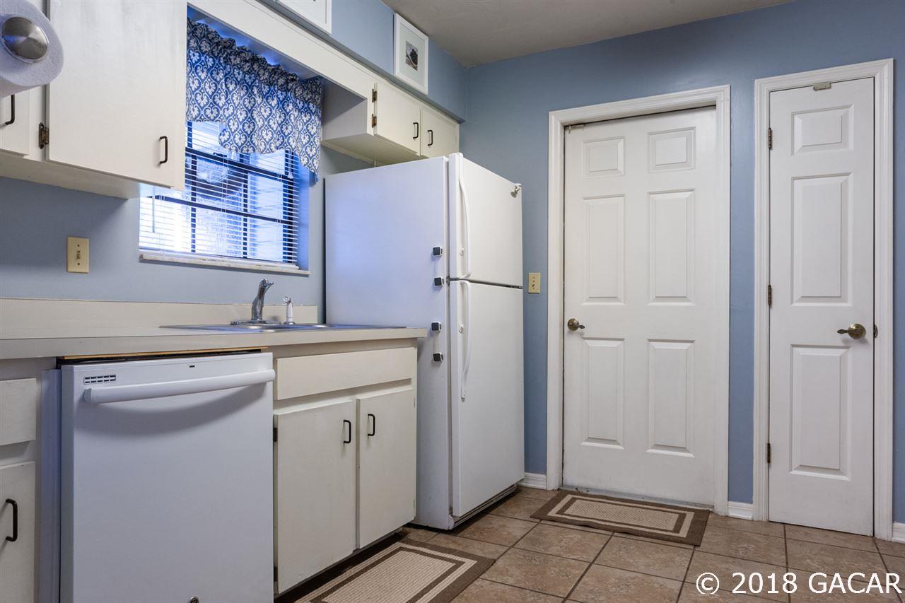 3642 Northwest 7th Place Gainesville, FL 32607 - Photo 10 of 30