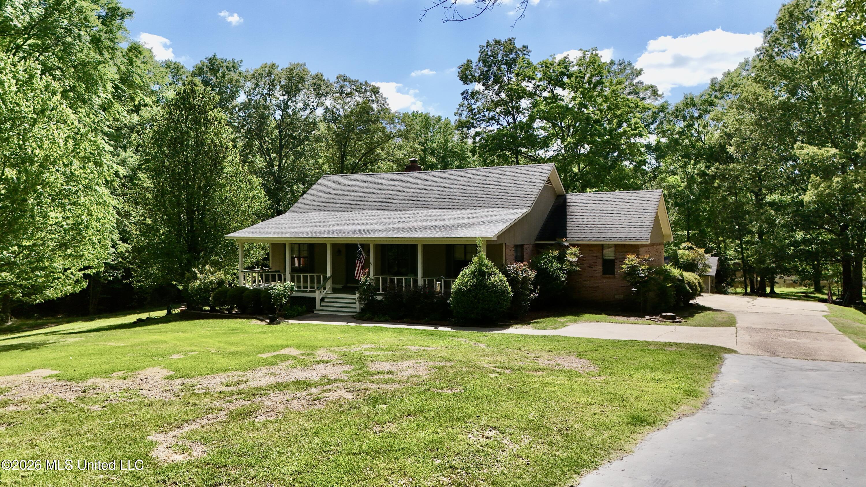 215 Trace Circle Raymond, MS 39154 - Photo 4 of 48 front