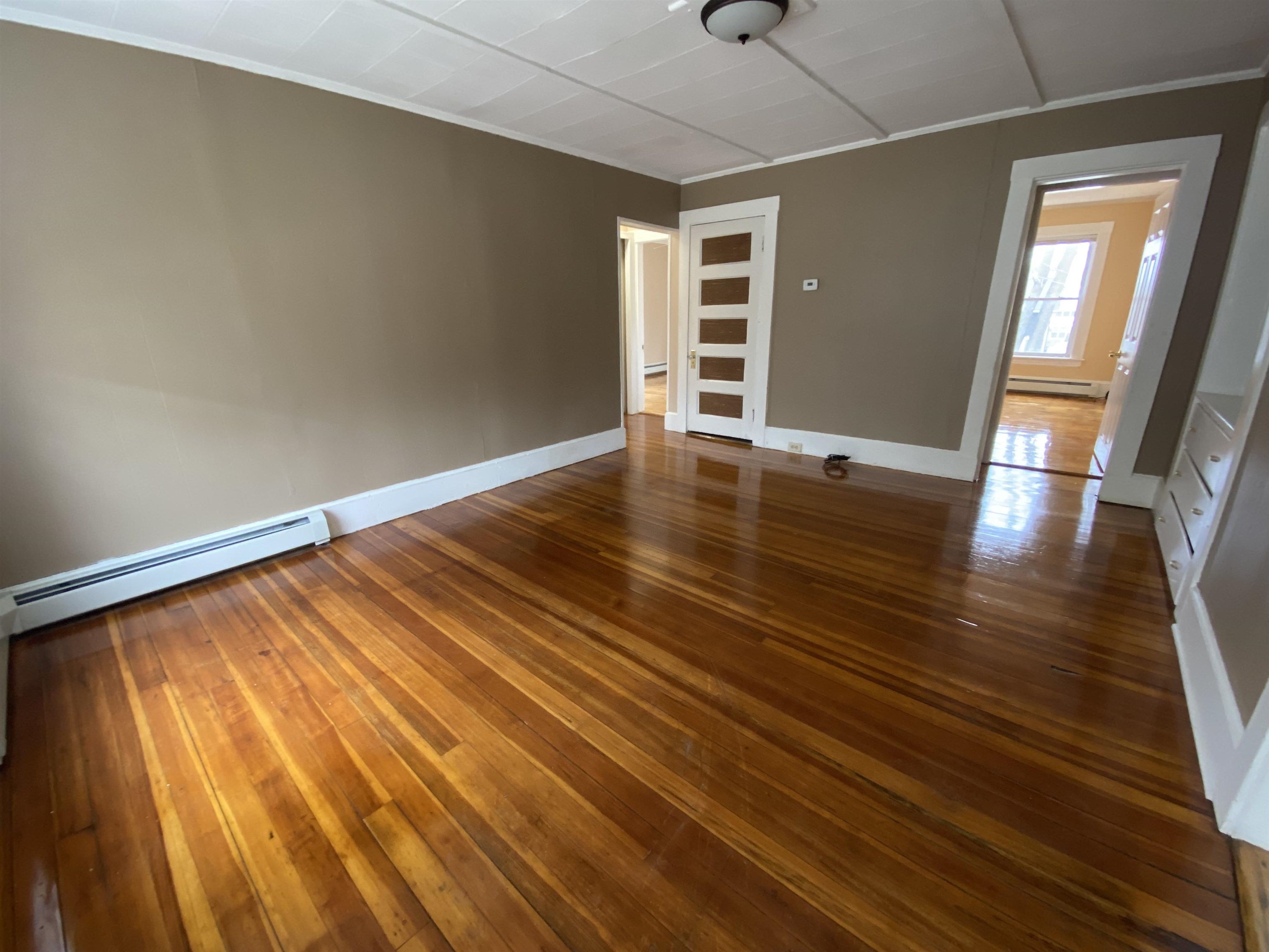 127-1 Tarrytown Road Manchester, NH 03103 - Photo 2 of 8