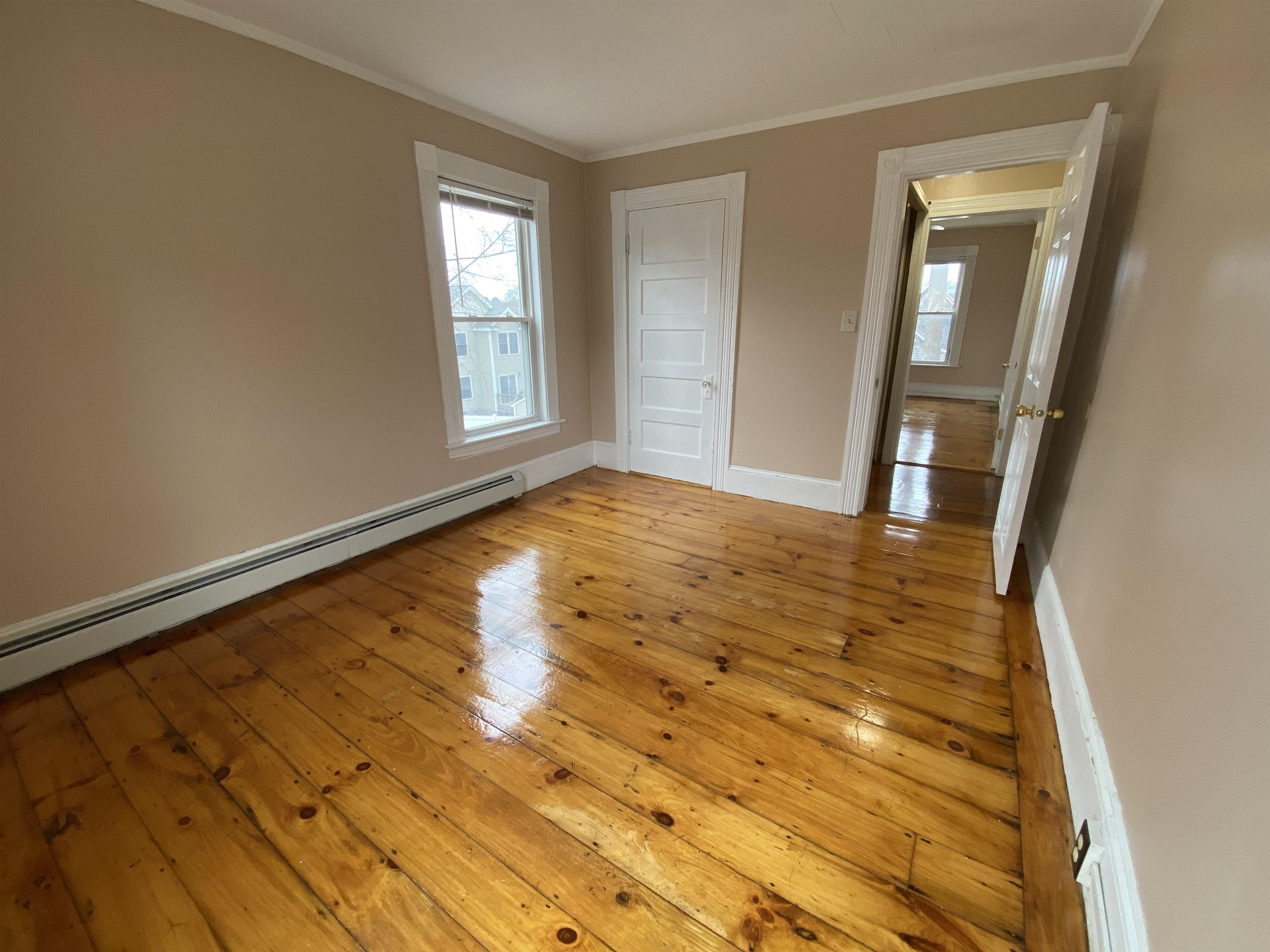 127-1 Tarrytown Road Manchester, NH 03103 - Photo 3 of 8