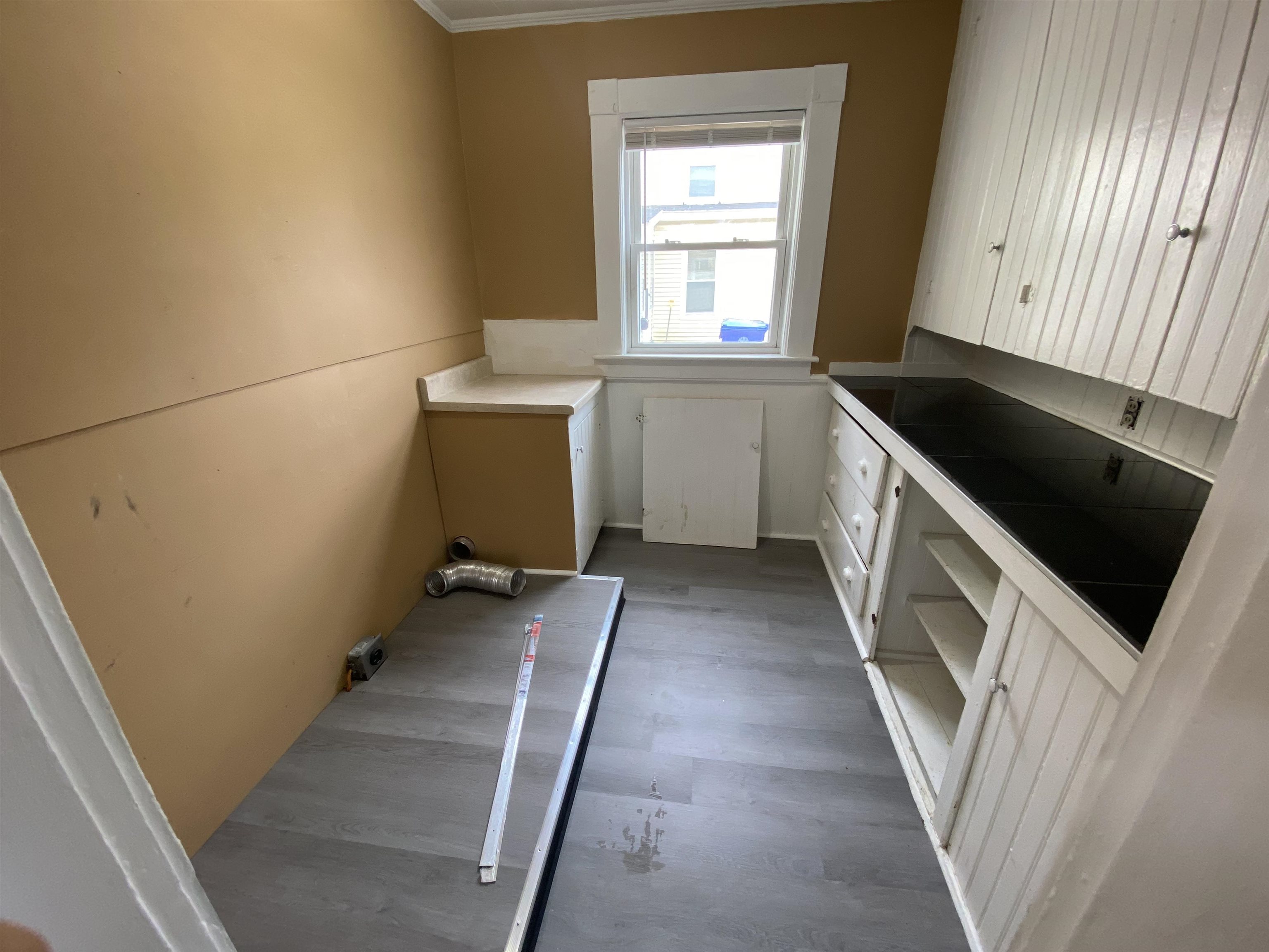 127-1 Tarrytown Road Manchester, NH 03103 - Photo 6 of 8