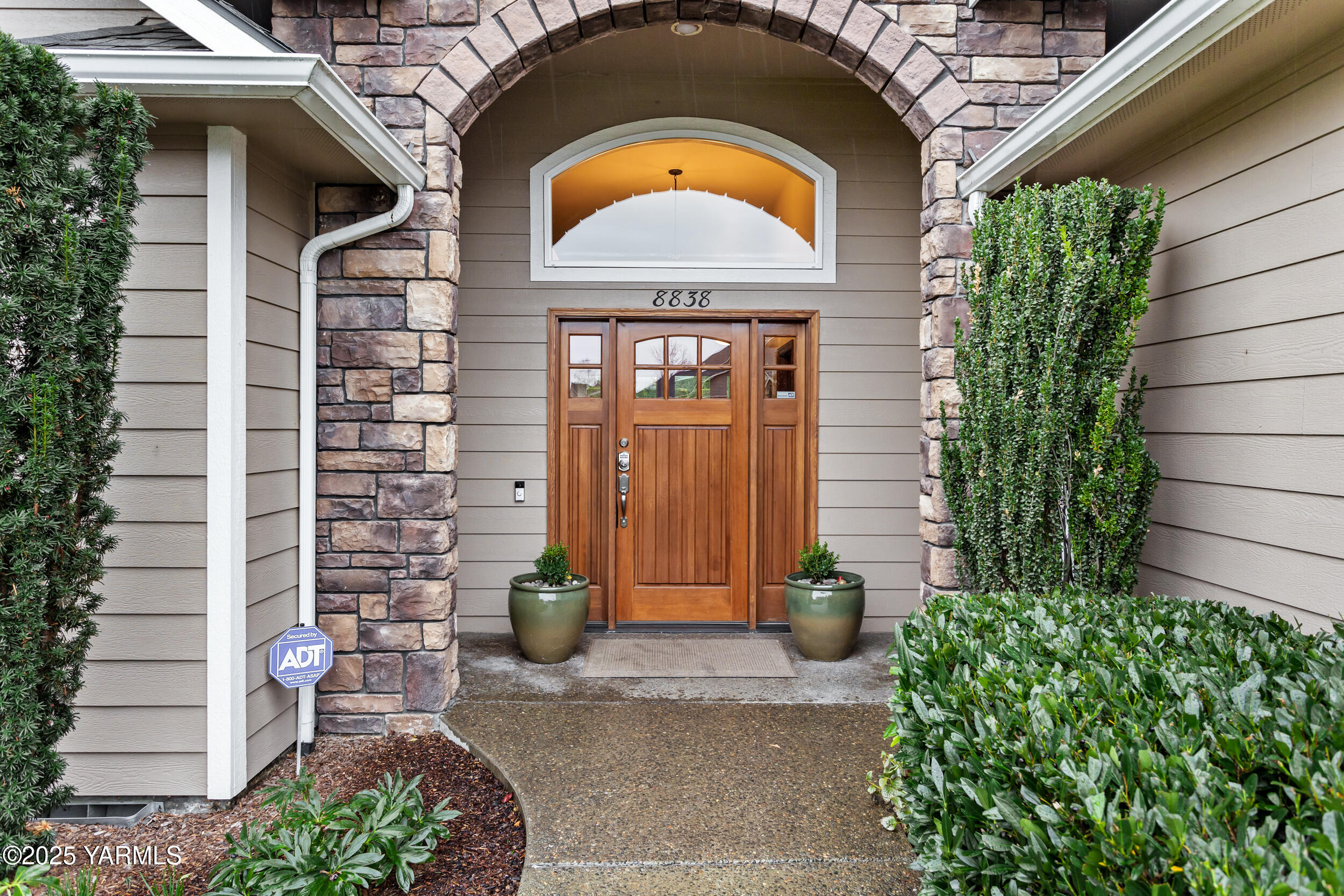 8838 Braeburn Loop Yakima, WA 98903 - Photo 2 of 45 8838Braeburn_06