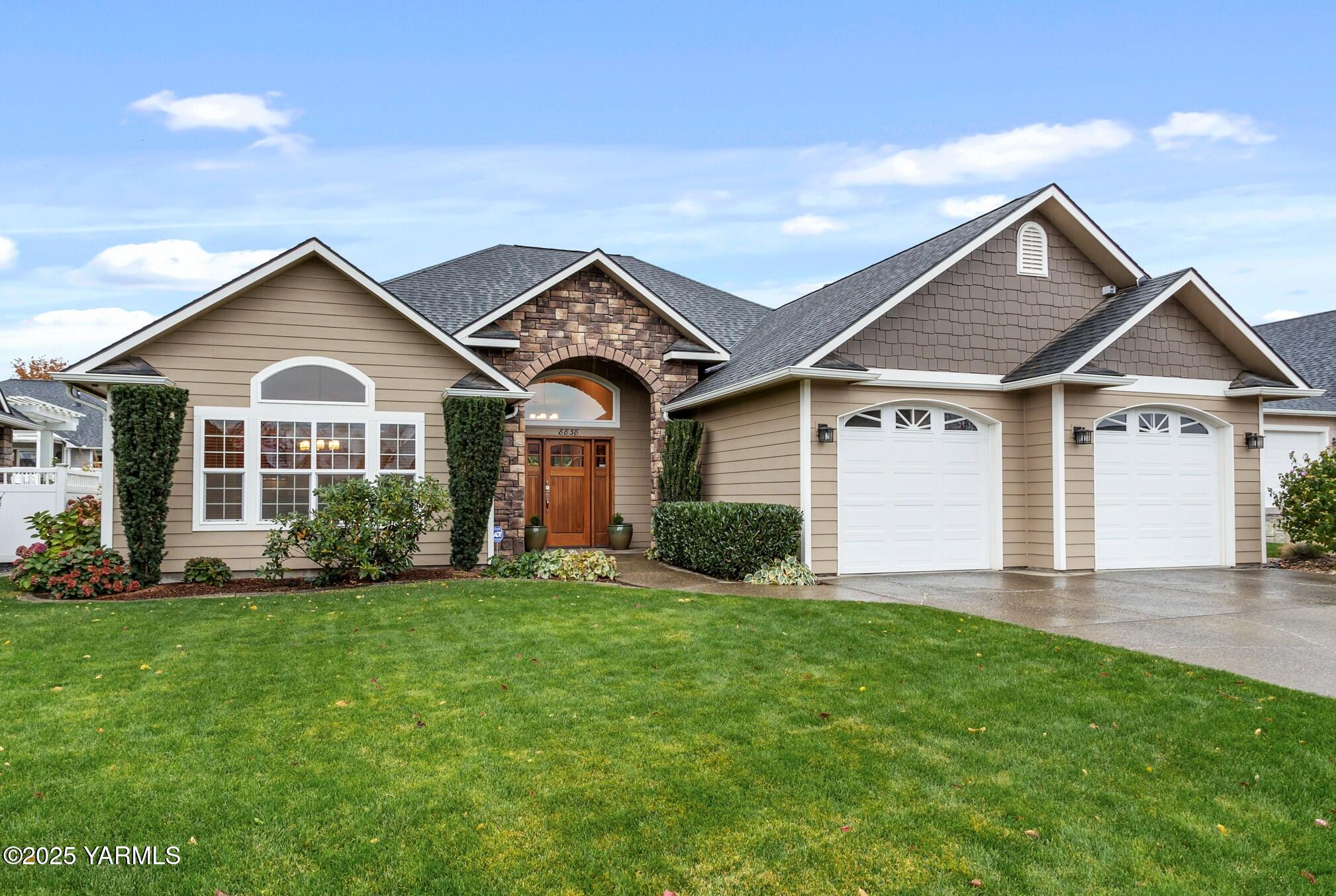 8838 Braeburn Loop Yakima, WA 98903 - Photo 3 of 45 8838Braeburn_05 edit