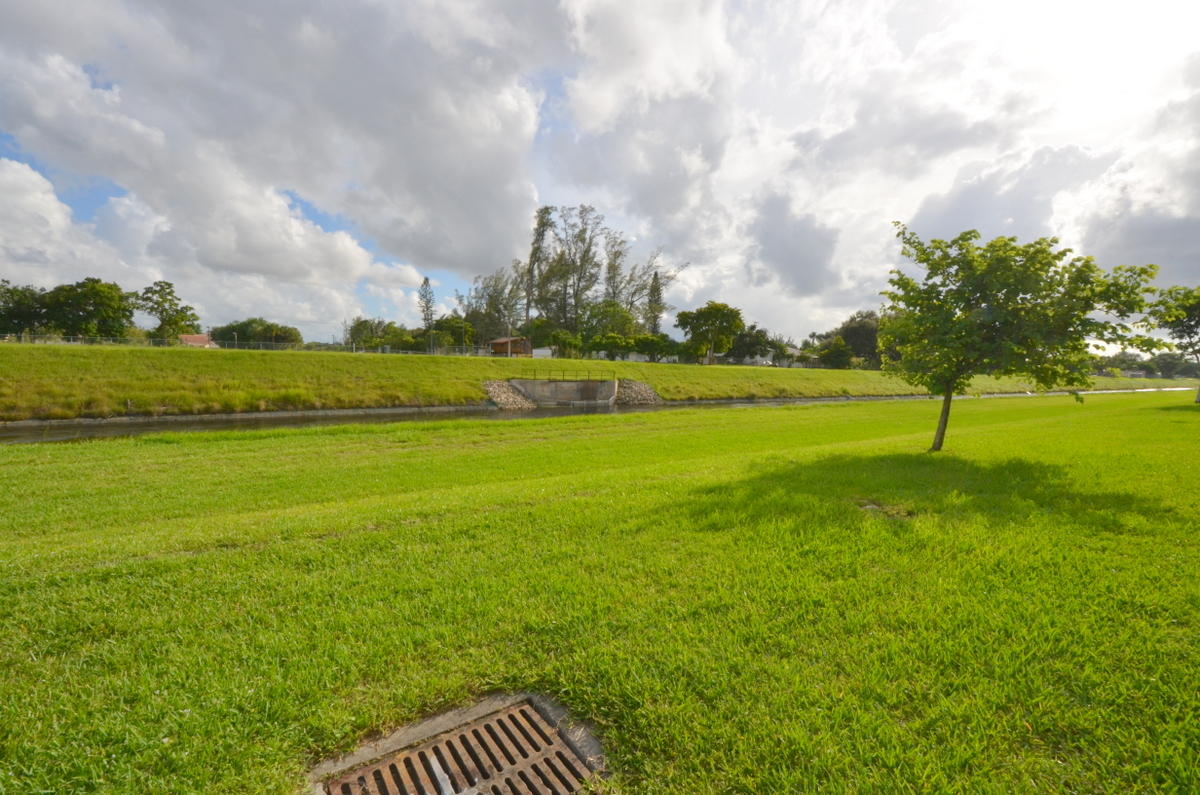 9142 Southwest 22nd Street, Unit A Boca Raton, FL 33428 - Photo 26 of 31 DSC_3730-001