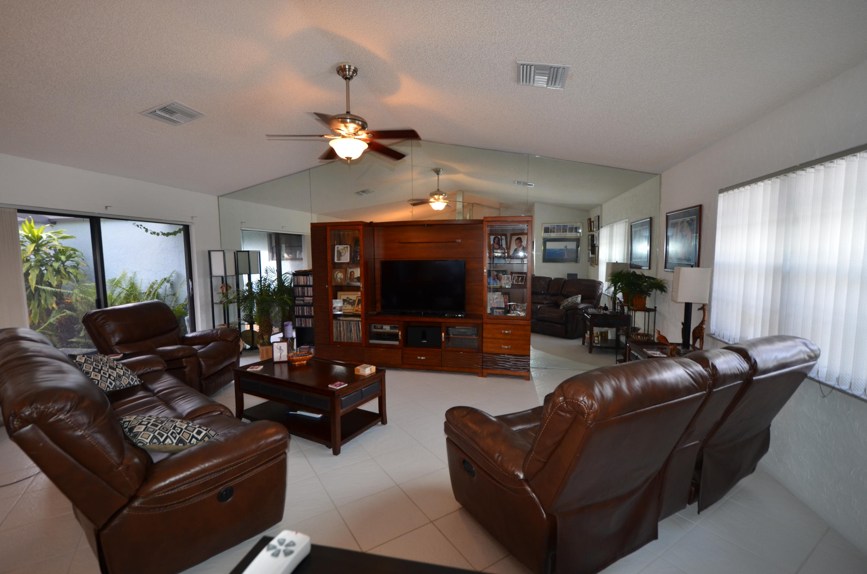 9142 Southwest 22nd Street, Unit A Boca Raton, FL 33428 - Photo 3 of 31 DSC_3693