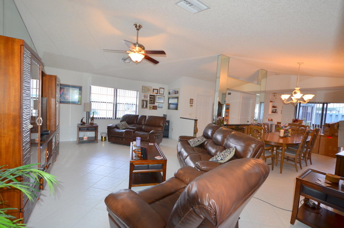 9142 Southwest 22nd Street, Unit A Boca Raton, FL 33428 - Photo 6 of 31 DSC_3704-001