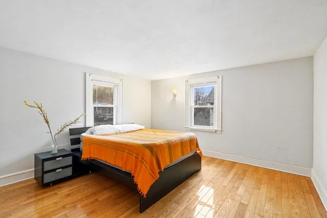 $925,000 | 43 Van Nostrand Avenue, Great Neck, NY 11024