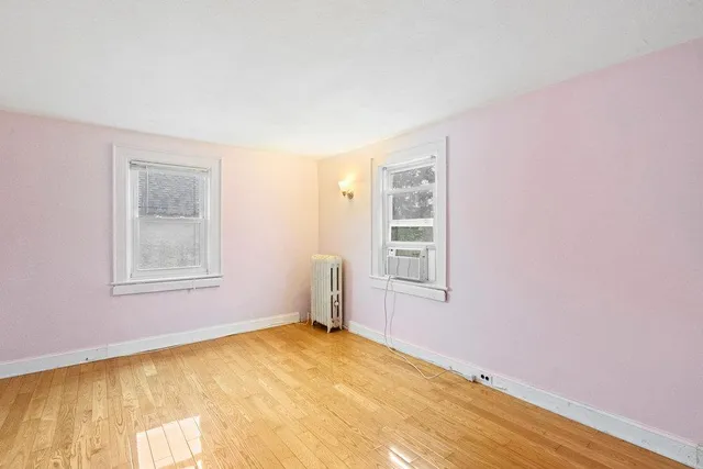 $925,000 | 43 Van Nostrand Avenue, Great Neck, NY 11024