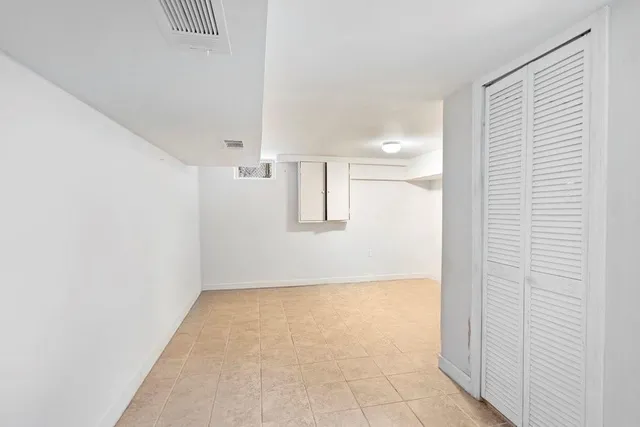 $925,000 | 43 Van Nostrand Avenue, Great Neck, NY 11024