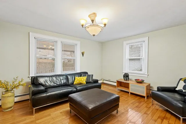 $925,000 | 43 Van Nostrand Avenue, Great Neck, NY 11024