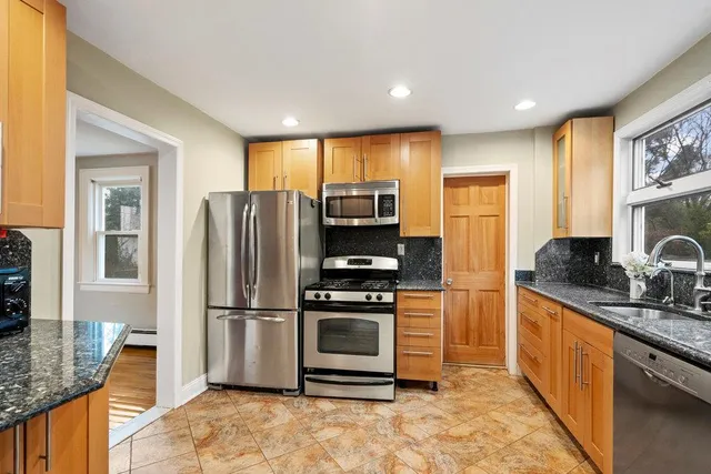 $925,000 | 43 Van Nostrand Avenue, Great Neck, NY 11024