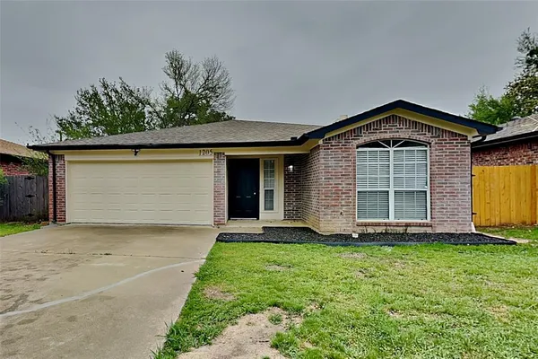 $2,025 | 1205 Stone Creek Drive, Mansfield, TX 76063