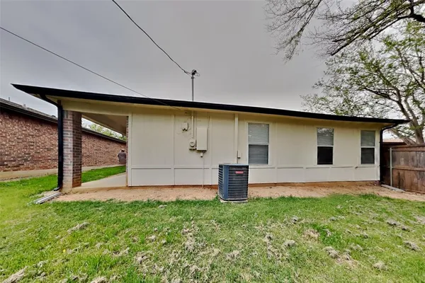 $2,025 | 1205 Stone Creek Drive, Mansfield, TX 76063